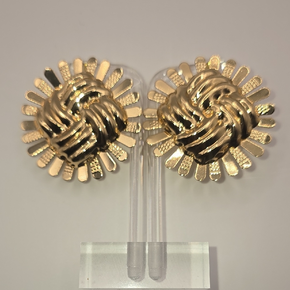 (E100) New Elegant Gold Knot Earrings